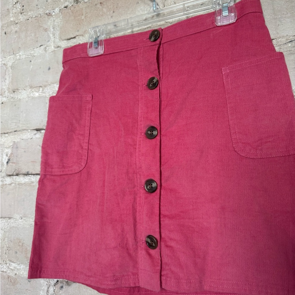 Little English Raspberry Button-Front Mini Skirt